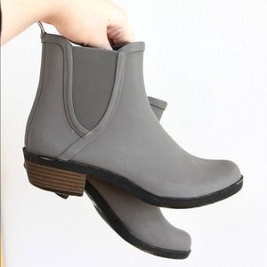 🌧Lucky Brand Basel H20 Side Notch Bootie🐦